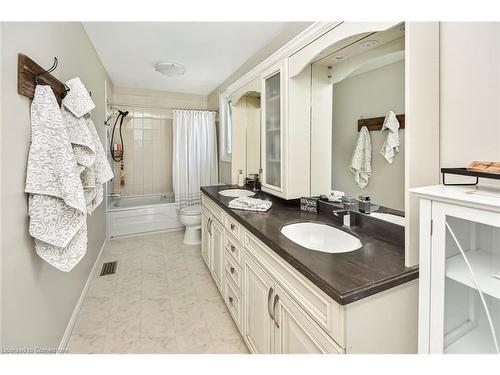 25 Hammond Road, Brant, ON - Indoor Photo Showing Bathroom