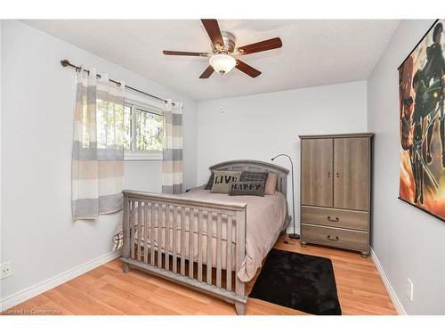 25 Hammond Road, Brant, ON - Indoor Photo Showing Bedroom