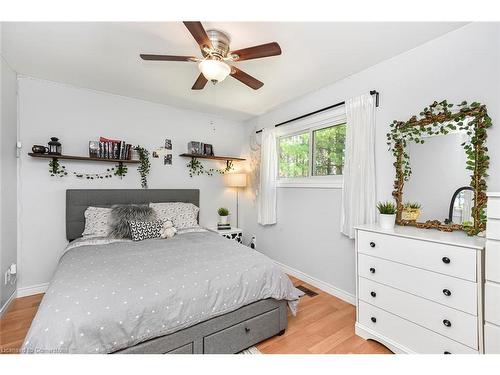 25 Hammond Road, Brant, ON - Indoor Photo Showing Bedroom