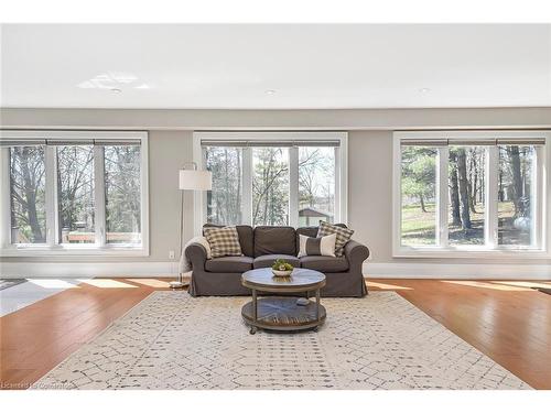 25 Hammond Road, Brant, ON - Indoor Photo Showing Living Room