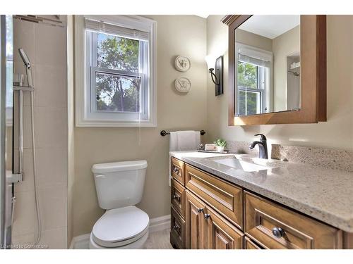 30 Pimlico Drive, Dundas, ON - Indoor Photo Showing Bathroom