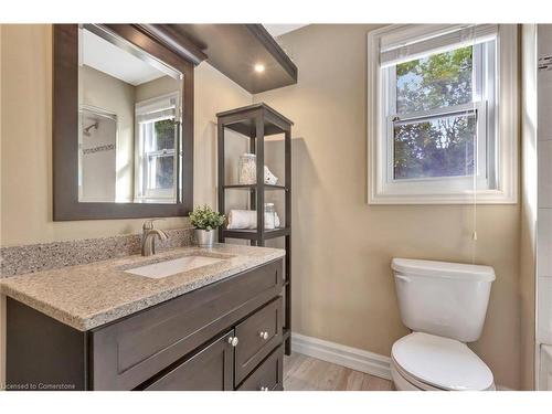 30 Pimlico Drive, Dundas, ON - Indoor Photo Showing Bathroom