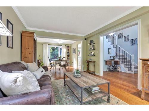 30 Pimlico Drive, Dundas, ON - Indoor Photo Showing Living Room