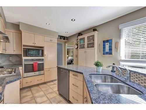 30 Pimlico Drive, Dundas, ON - Indoor Photo Showing Kitchen With Double Sink