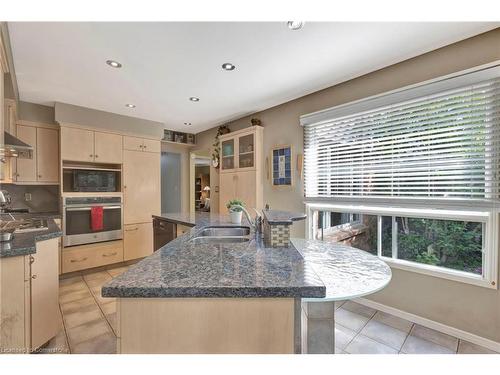 30 Pimlico Drive, Dundas, ON - Indoor Photo Showing Kitchen With Double Sink