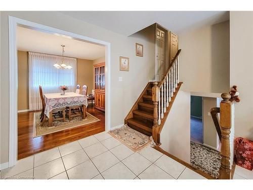 31 Foxmeadow Drive, Hamilton, ON - Indoor Photo Showing Other Room