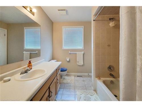 31 Foxmeadow Drive, Hamilton, ON - Indoor Photo Showing Bathroom