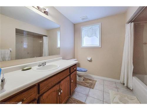 31 Foxmeadow Drive, Hamilton, ON - Indoor Photo Showing Bathroom