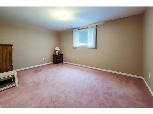 31 Foxmeadow Drive, Hamilton, ON - Indoor Photo Showing Other Room