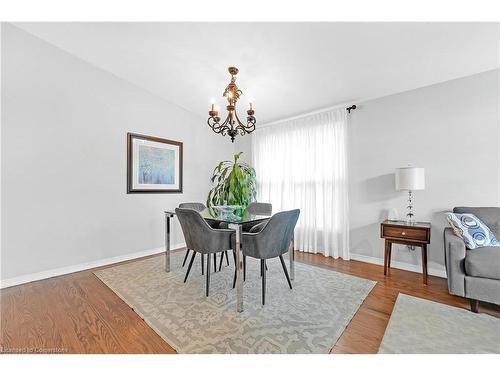 124 Nash Road S, Hamilton, ON - Indoor Photo Showing Dining Room