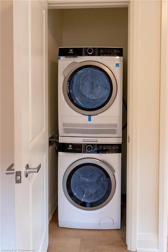 402-11 Robert Street, Hamilton, ON - Indoor Photo Showing Laundry Room