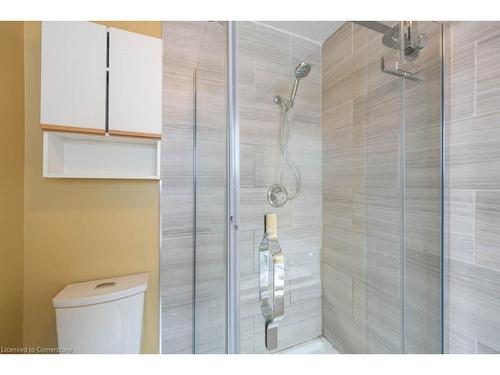 84 Alconbury Drive, Hamilton, ON - Indoor Photo Showing Bathroom