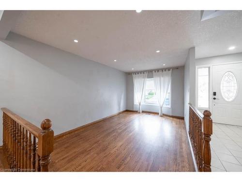 84 Alconbury Drive, Hamilton, ON - Indoor Photo Showing Other Room