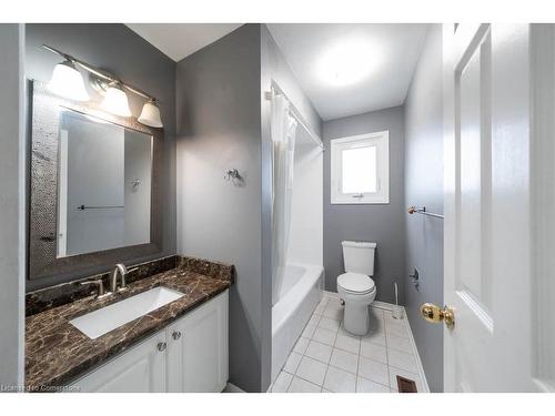 84 Alconbury Drive, Hamilton, ON - Indoor Photo Showing Bathroom