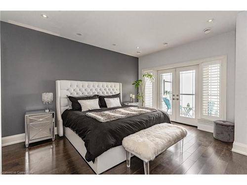 1083 Beach Boulevard, Hamilton, ON - Indoor Photo Showing Bedroom