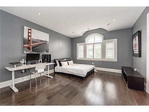 1083 Beach Boulevard, Hamilton, ON - Indoor Photo Showing Bedroom