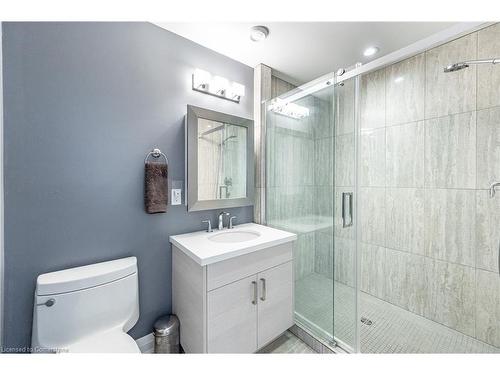 1083 Beach Boulevard, Hamilton, ON - Indoor Photo Showing Bathroom