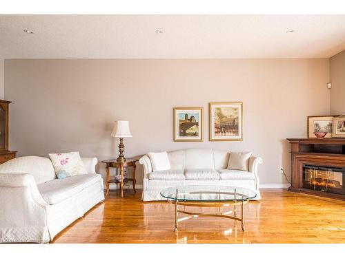 522 Stonehenge Drive, Ancaster, ON - Indoor Photo Showing Living Room With Fireplace