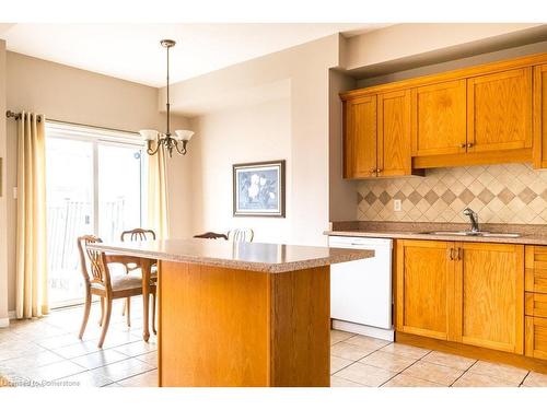 522 Stonehenge Drive, Ancaster, ON - Indoor Photo Showing Kitchen