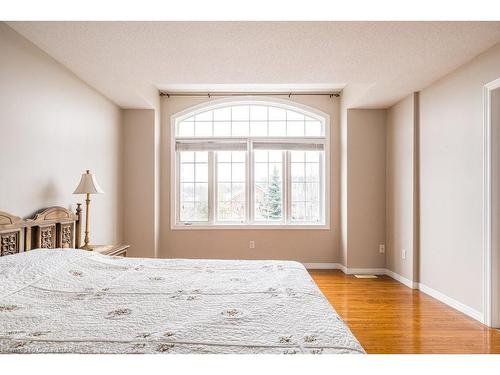 522 Stonehenge Drive, Ancaster, ON - Indoor Photo Showing Bedroom