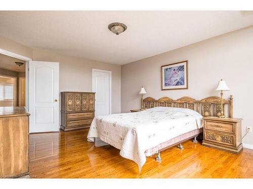 522 Stonehenge Drive, Ancaster, ON - Indoor Photo Showing Bedroom