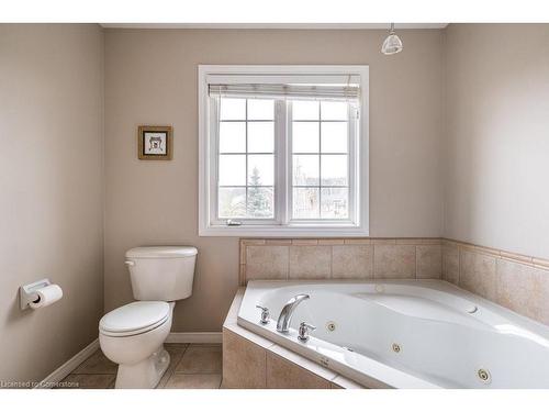 522 Stonehenge Drive, Ancaster, ON - Indoor Photo Showing Bathroom