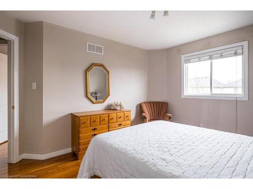 522 Stonehenge Drive, Ancaster, ON - Indoor Photo Showing Bedroom