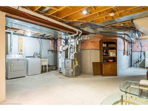 522 Stonehenge Drive, Ancaster, ON - Indoor Photo Showing Laundry Room