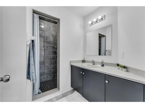 7 Roseberry Lane, Kitchener, ON - Indoor Photo Showing Bathroom