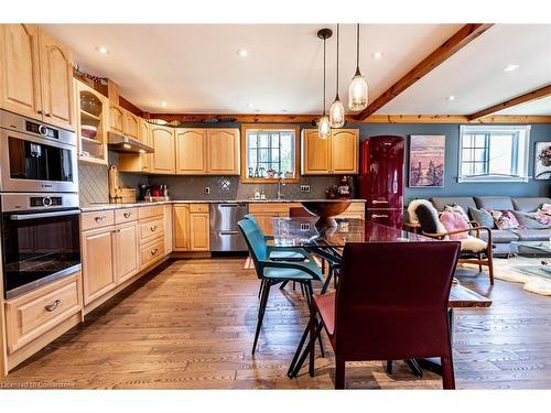 152 Kingsway Street, Welland, ON - Indoor Photo Showing Kitchen