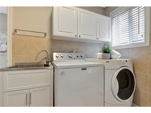 162 Silverlace Circle, Stoney Creek, ON - Indoor Photo Showing Laundry Room