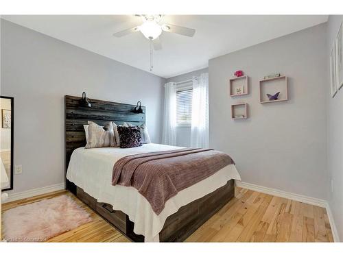 162 Silverlace Circle, Stoney Creek, ON - Indoor Photo Showing Bedroom