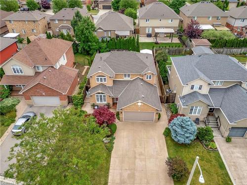 162 Silverlace Circle, Stoney Creek, ON - Outdoor With Facade