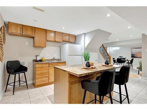 162 Silverlace Circle, Stoney Creek, ON - Indoor Photo Showing Kitchen