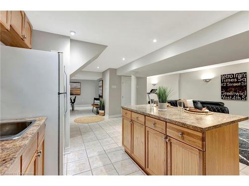 162 Silverlace Circle, Stoney Creek, ON - Indoor Photo Showing Kitchen