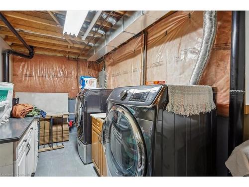 9 Newell Court, Hamilton, ON - Indoor Photo Showing Laundry Room