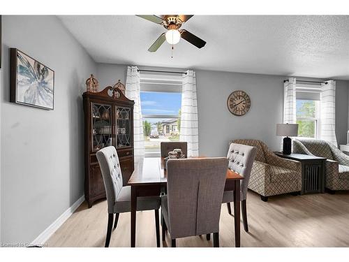 30 Hopewell Crescent, Hamilton, ON - Indoor Photo Showing Dining Room