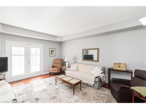 70-34 Southbrook Drive, Binbrook, ON - Indoor Photo Showing Living Room