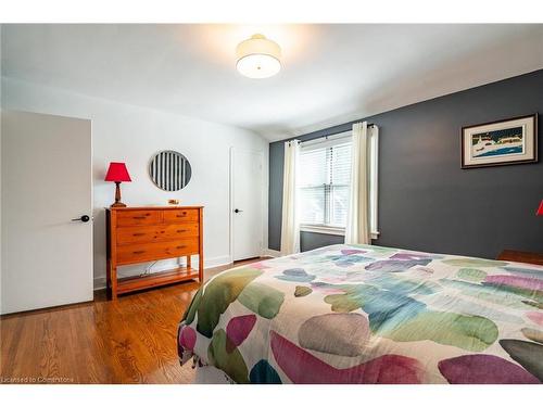 60 Inverness Avenue W, Hamilton, ON - Indoor Photo Showing Bedroom