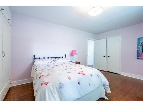 60 Inverness Avenue W, Hamilton, ON - Indoor Photo Showing Bedroom