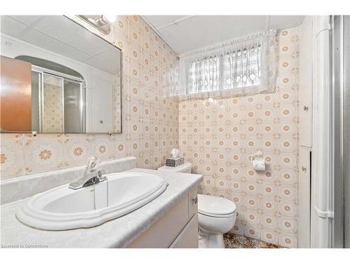 178 San Remo Drive, Hamilton, ON - Indoor Photo Showing Bathroom