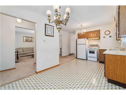 178 San Remo Drive, Hamilton, ON - Indoor Photo Showing Kitchen