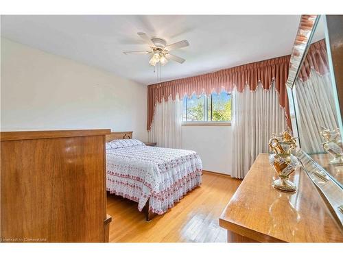 178 San Remo Drive, Hamilton, ON - Indoor Photo Showing Bedroom