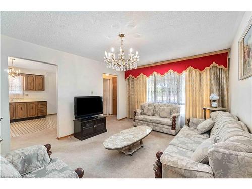 178 San Remo Drive, Hamilton, ON - Indoor Photo Showing Living Room