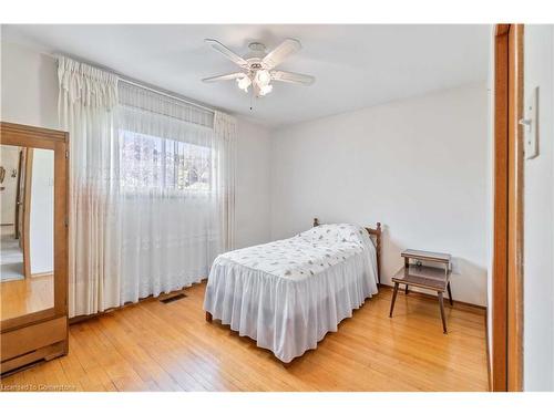 178 San Remo Drive, Hamilton, ON - Indoor Photo Showing Bedroom