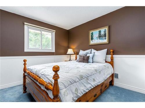 19 Isabel Drive, Brantford, ON - Indoor Photo Showing Bedroom