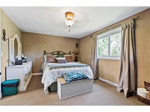 539 Forks Road, Welland, ON - Indoor Photo Showing Bedroom