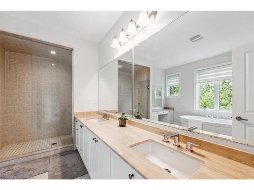 912 Forest Creek Court, Kitchener, ON - Indoor Photo Showing Bathroom