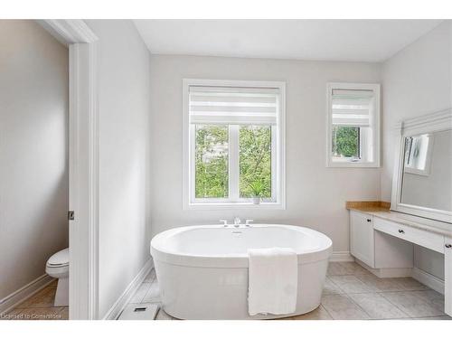 912 Forest Creek Court, Kitchener, ON - Indoor Photo Showing Bathroom