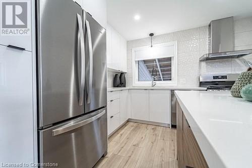 15 Greenwood Street, Hamilton, ON - Indoor Photo Showing Kitchen With Upgraded Kitchen